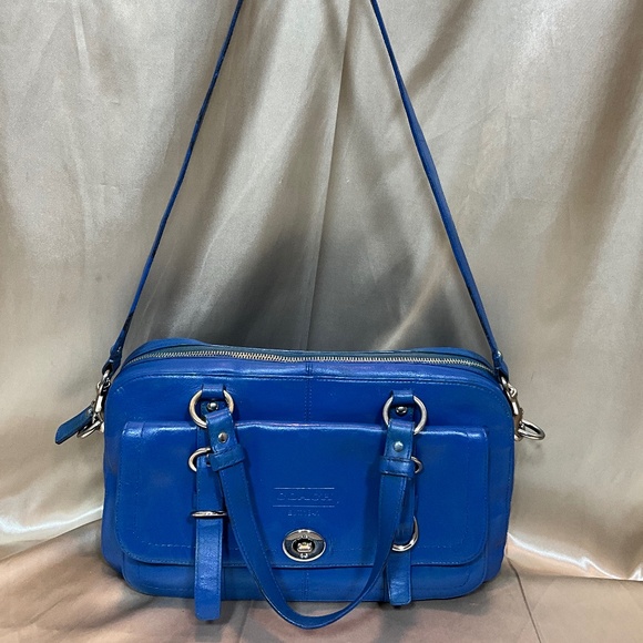 Coach satchel with shoulder/crossbody detachable strap.    42-H5Ea - Picture 1 of 9